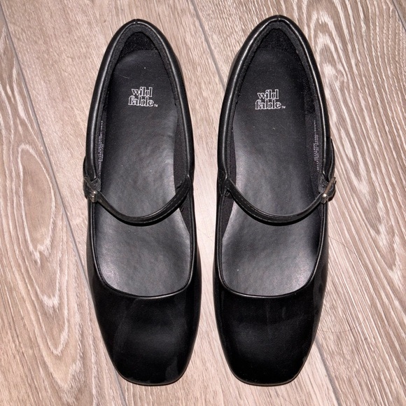 Women’s Mary Jane Ballet Flats - Picture 4 of 6
